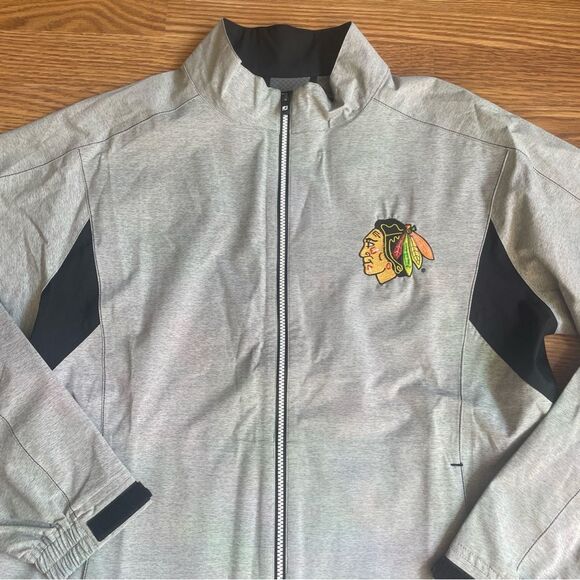 FootJoy FJ DryJoys Hydrolite Rain Jacket Gray Full Zip M Blackhawks Logo NWOT - Picture 2 of 13